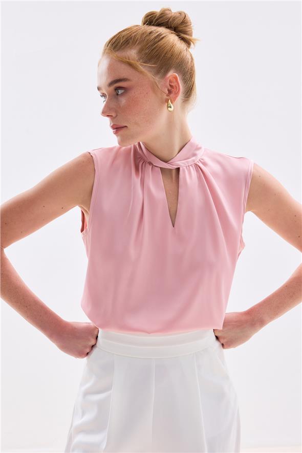 Yaka Detaylı Saten Bluz - Pembe