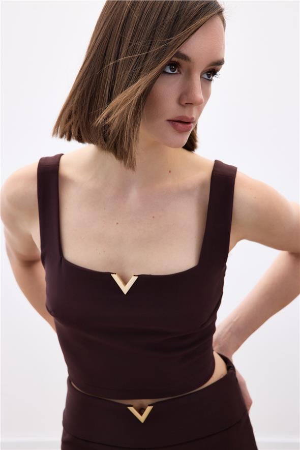 Yaka Gold Aksesuarlı Bluz - Kahve