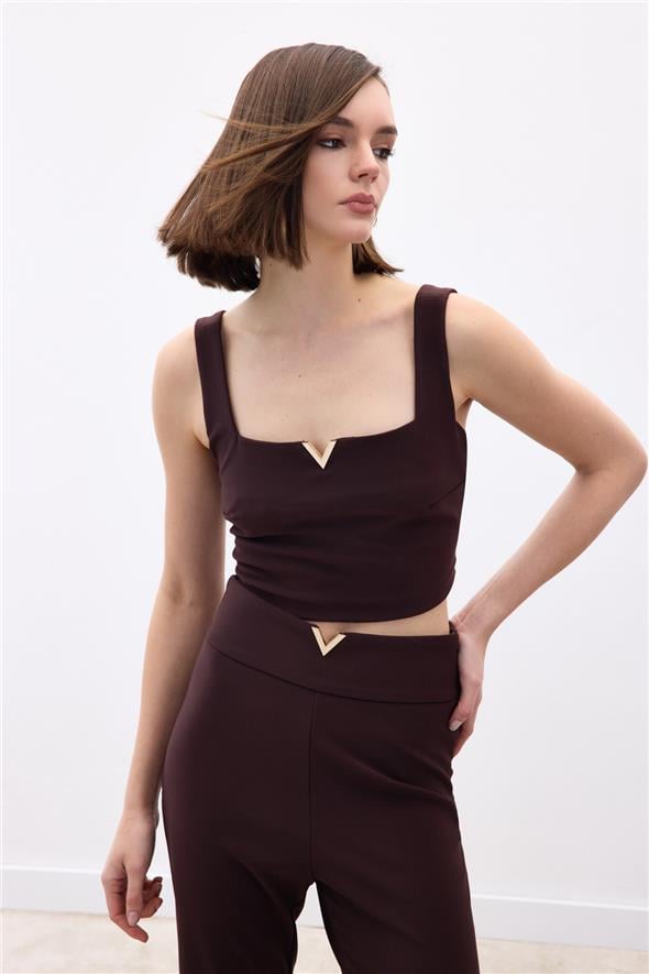 Yaka Gold Aksesuarlı Bluz - Kahve