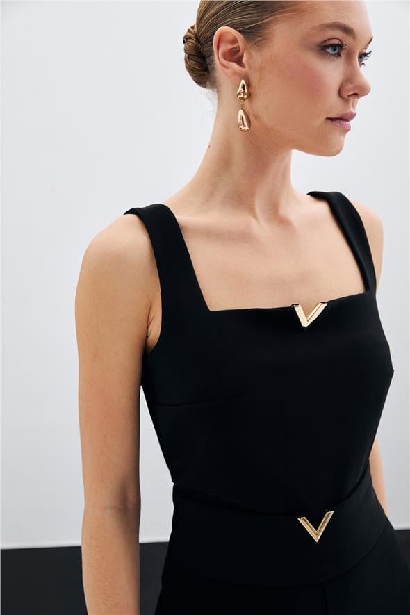 Yaka Gold Aksesuarlı Bluz - Siyah