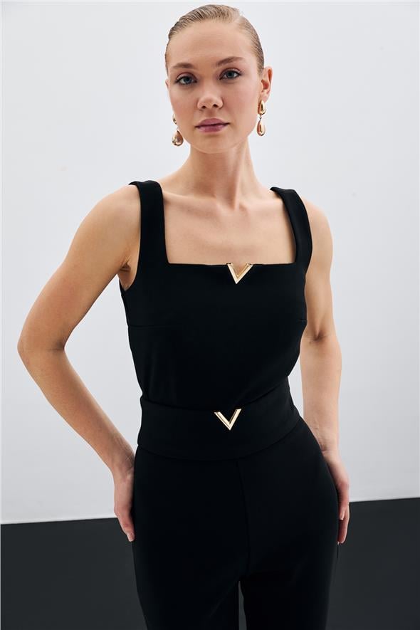 Yaka Gold Aksesuarlı Bluz - Siyah