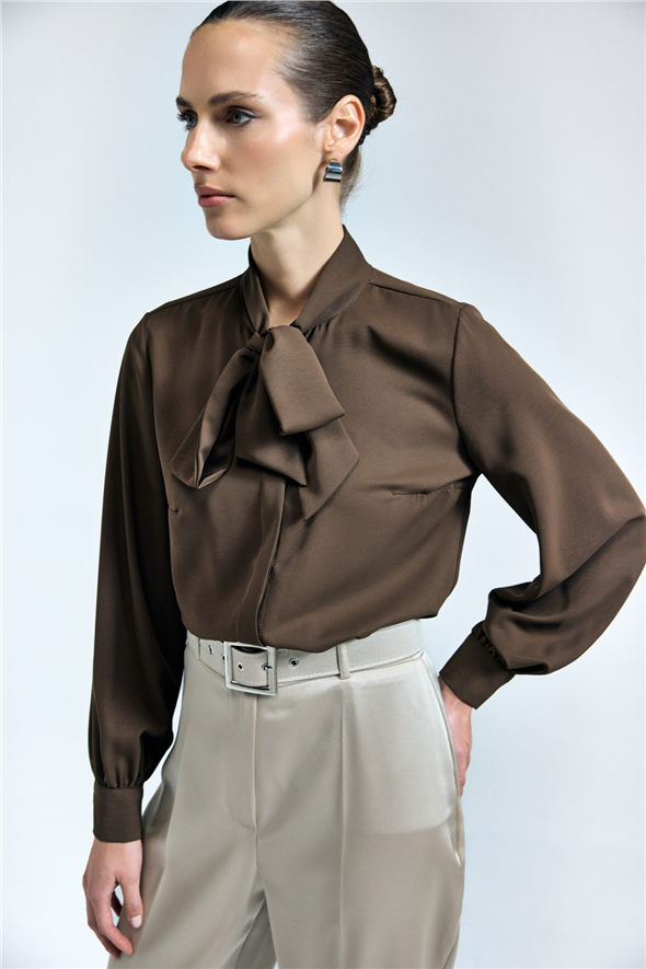 Yakası Bağlamalı Düz Gömlek - Kahve