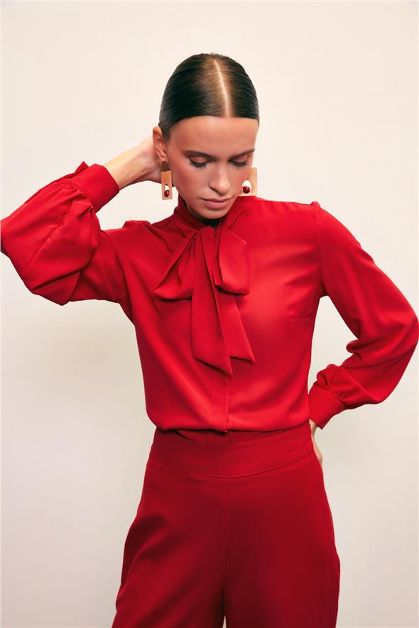 Yakası Bağlamalı Düz Gömlek - Kırmızı