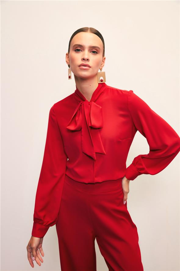 Yakası Bağlamalı Düz Gömlek - Kırmızı