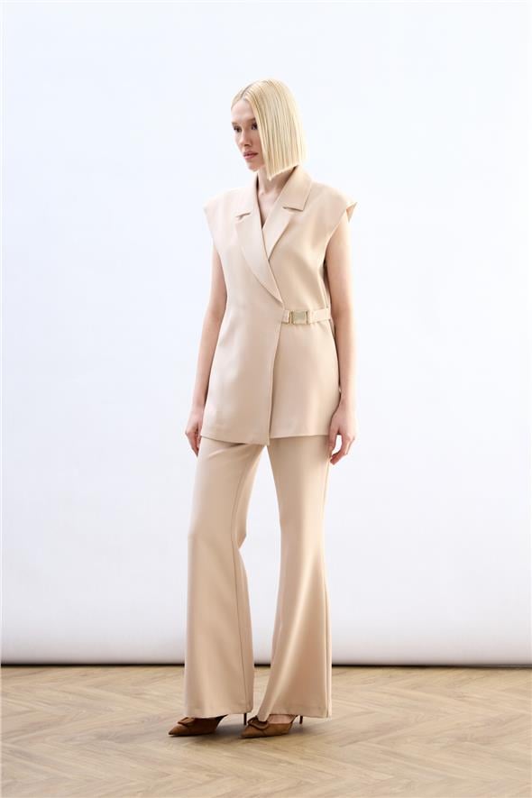 Yan Kemerli Uzun Yelek - Bej