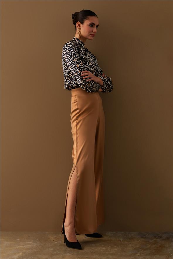 Yırtmaç Detaylı Saten Pantolon - Camel