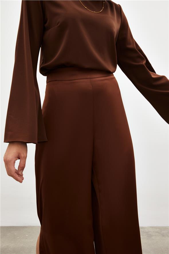 Yırtmaç Detaylı Saten Pantolon - Kahve