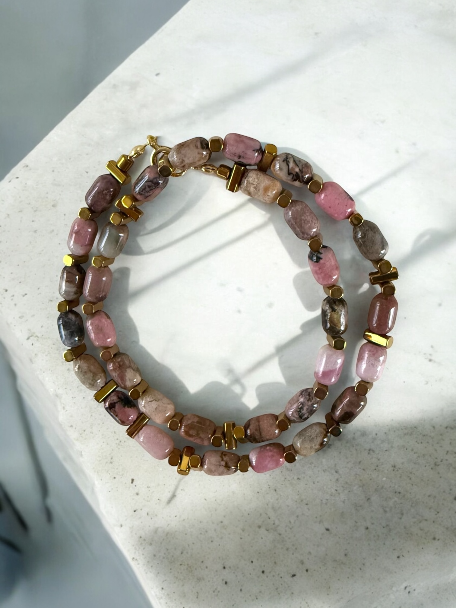 Rodonit Taşı Küre Kolye