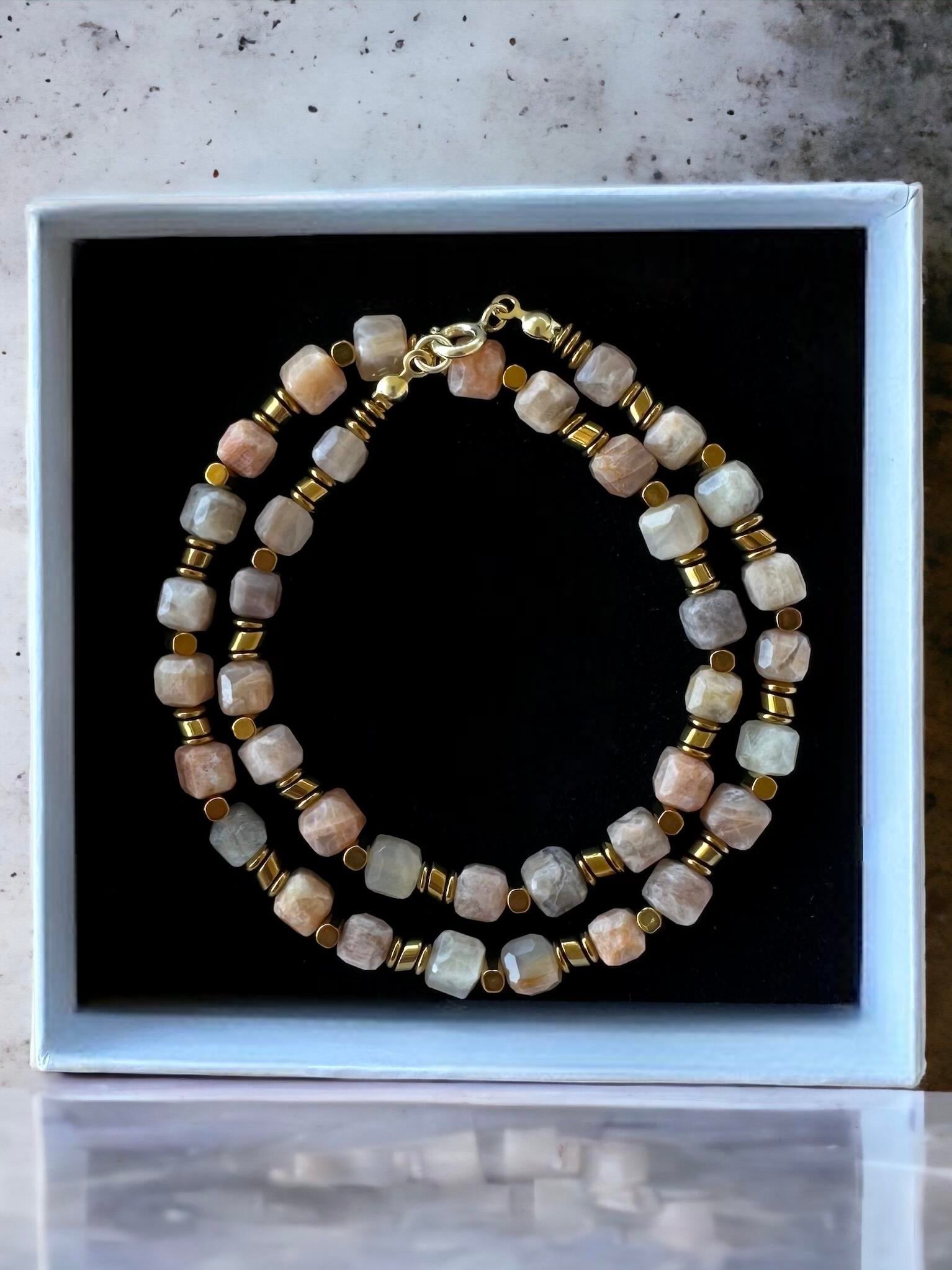 Güneş Taşı Soft Doğal Taş Kolye