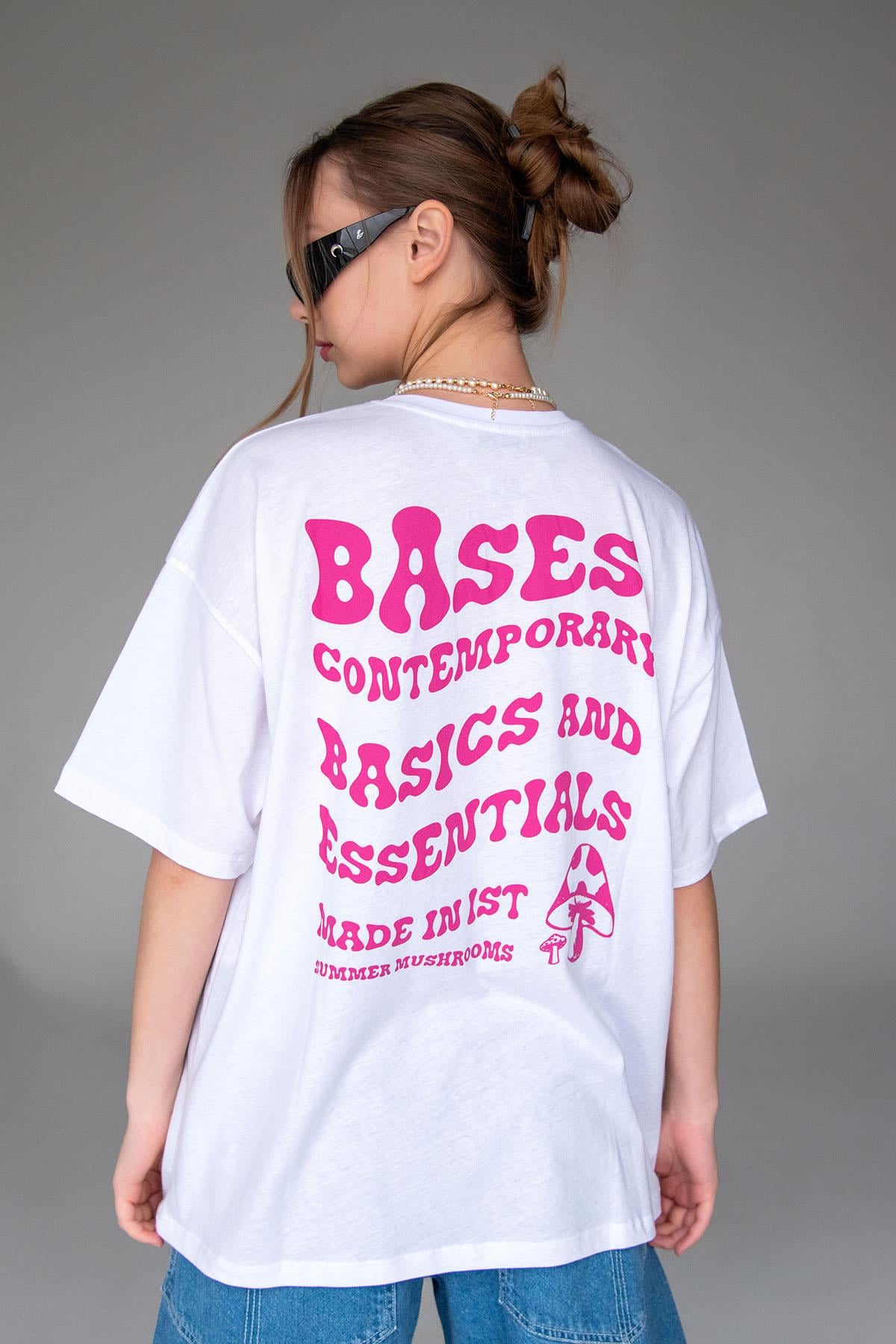 Beyaz Pembe Sırt Baskılı Bisiklet Yaka Oversize T-shirt