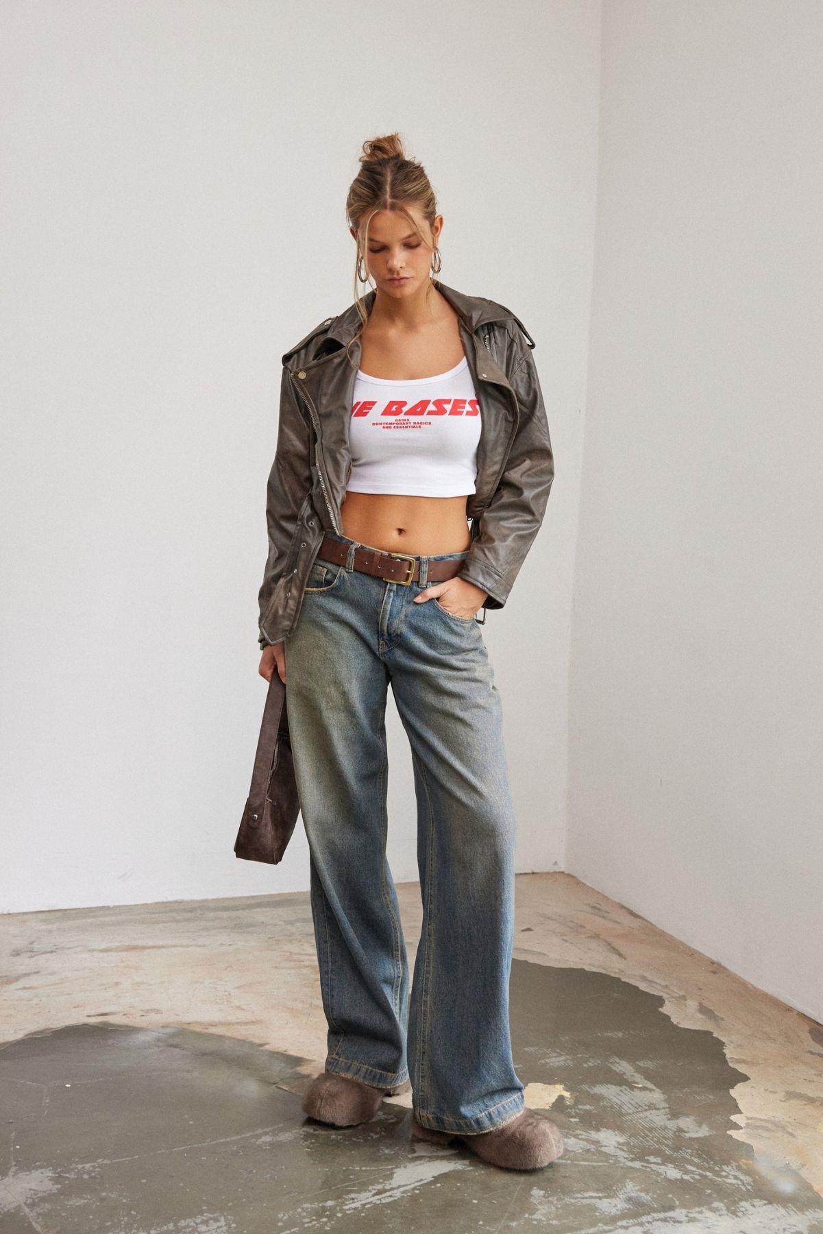 Kadın Koyu Mavi Soluk Efektli Baggy Jean