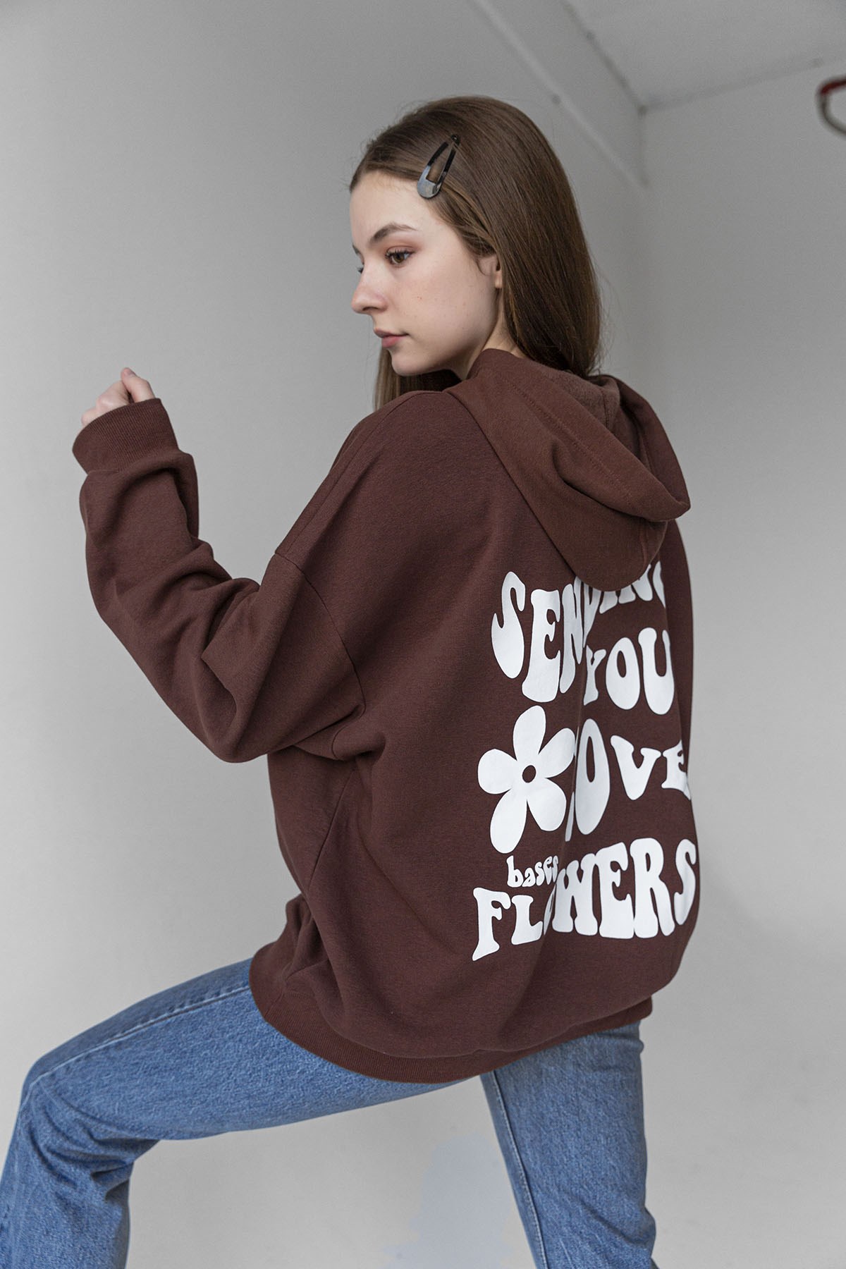 Kahverengi Sırtı Baskılı Oversize Kapüşonlu Içi Polarli Sweatshirt