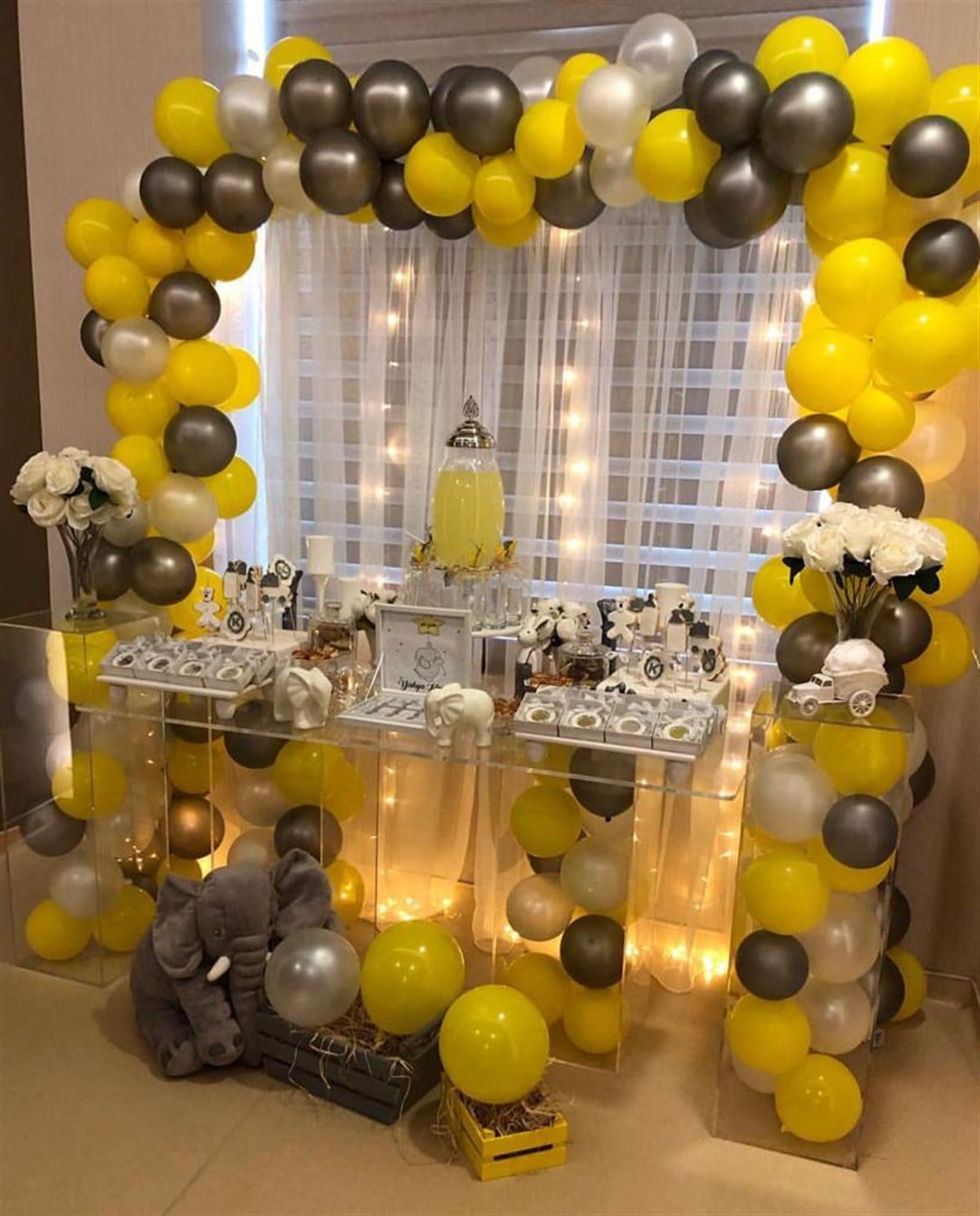 Sarı, Metalik Beyaz ve Metalik Gri renklerinde balon zinciri