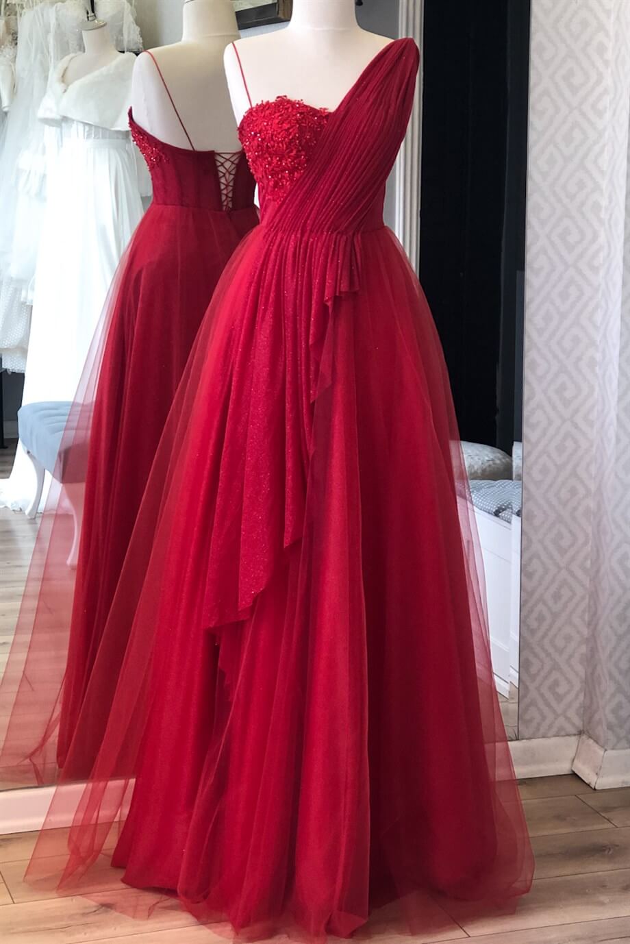 Drape Detaylı Simli Kırmızı Abiye ve Gece Elbisesi 