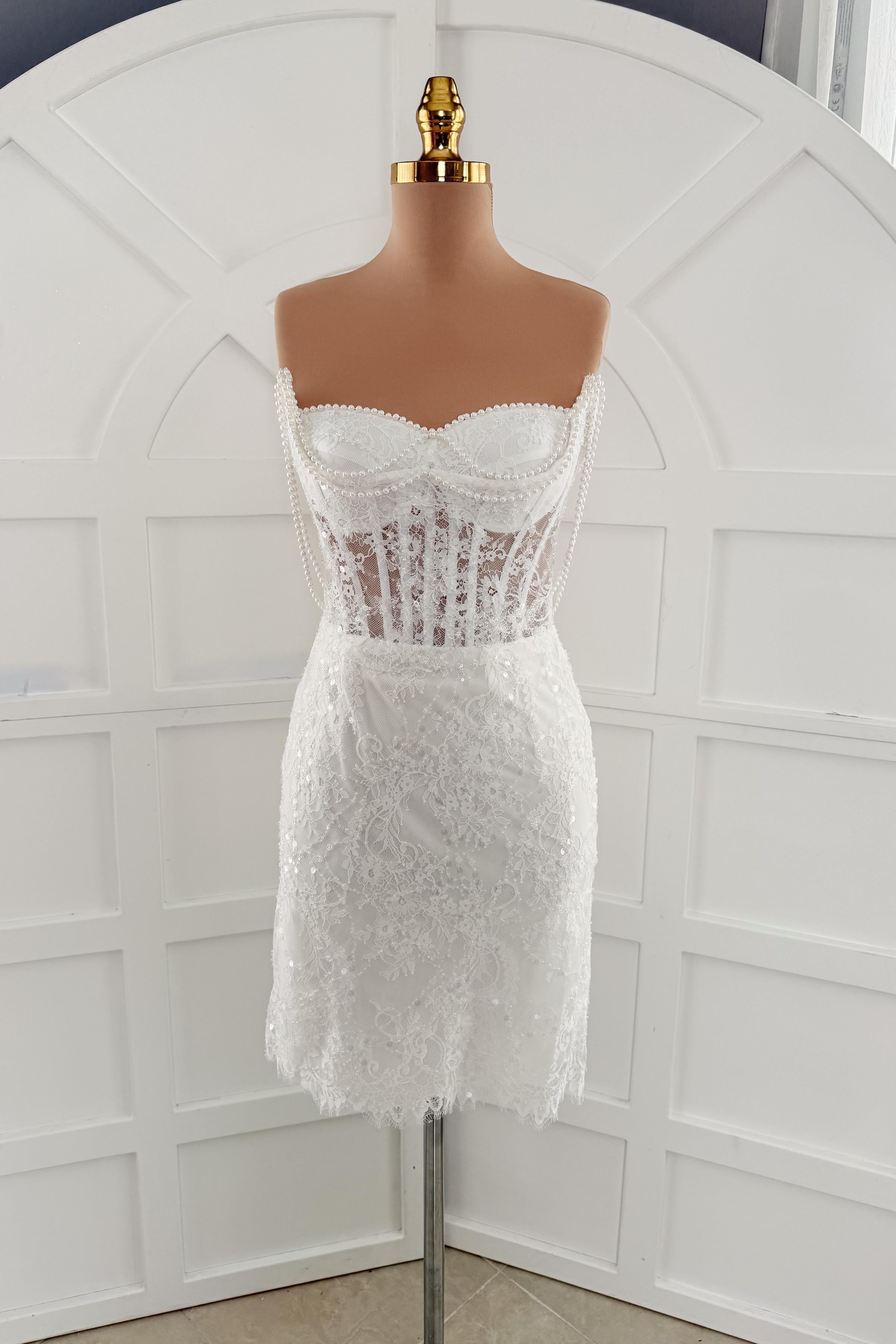 Beyaz Dantelli ve İnci Detaylı Mini Abiye ve Nikah Elbisesi