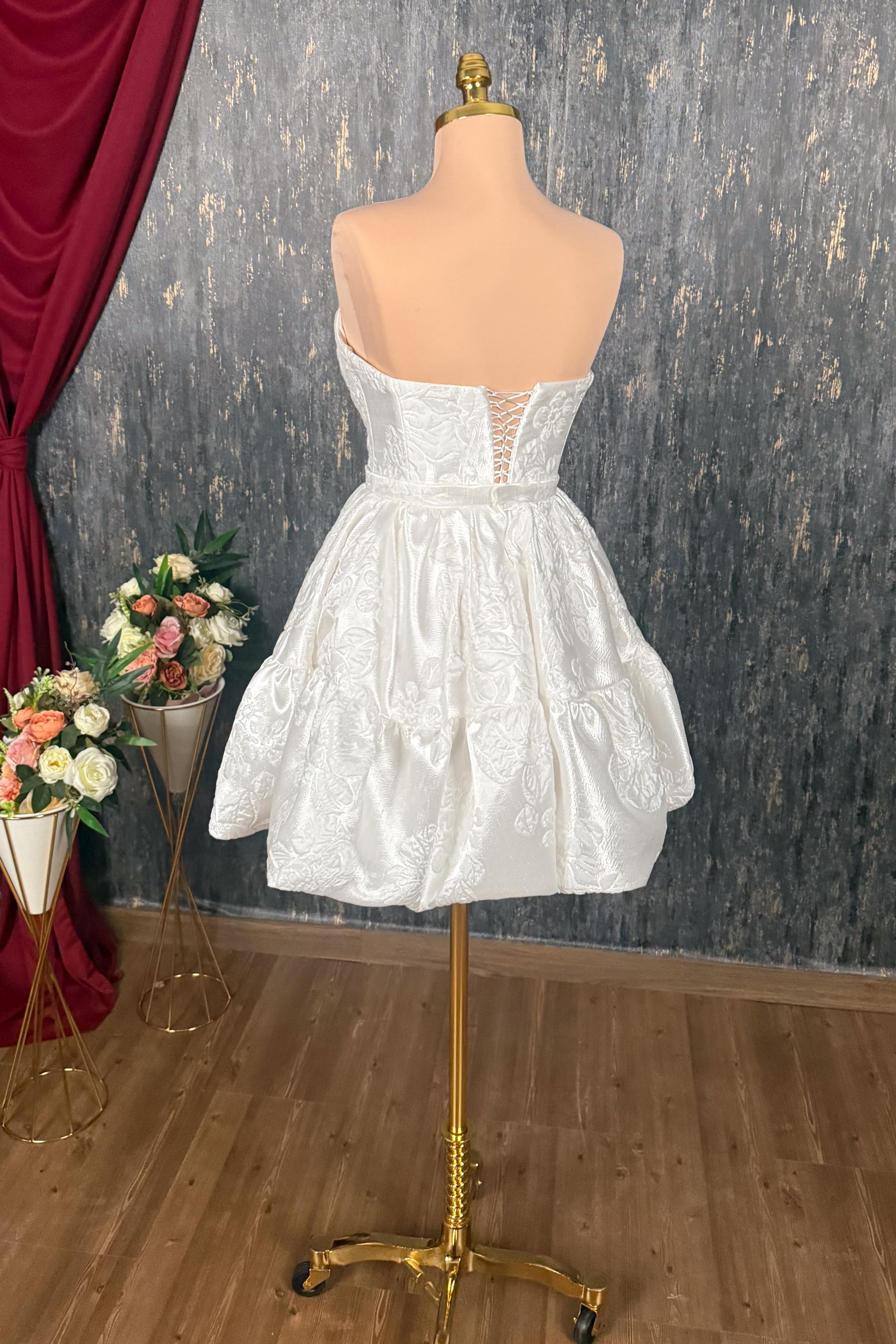 Beyaz Desenli Mini Brokar Abiye ve Nikah Elbisesi