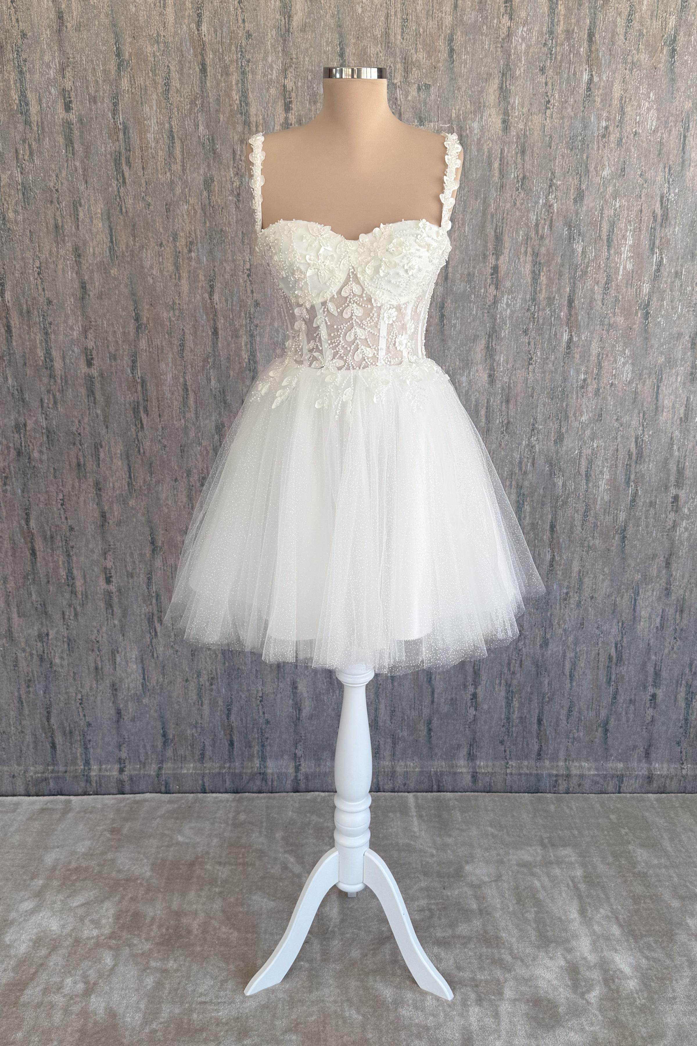 Beyaz Simli Üç Boyutlu Yaprak Desen Mini Parti ve Nikah Elbisesi