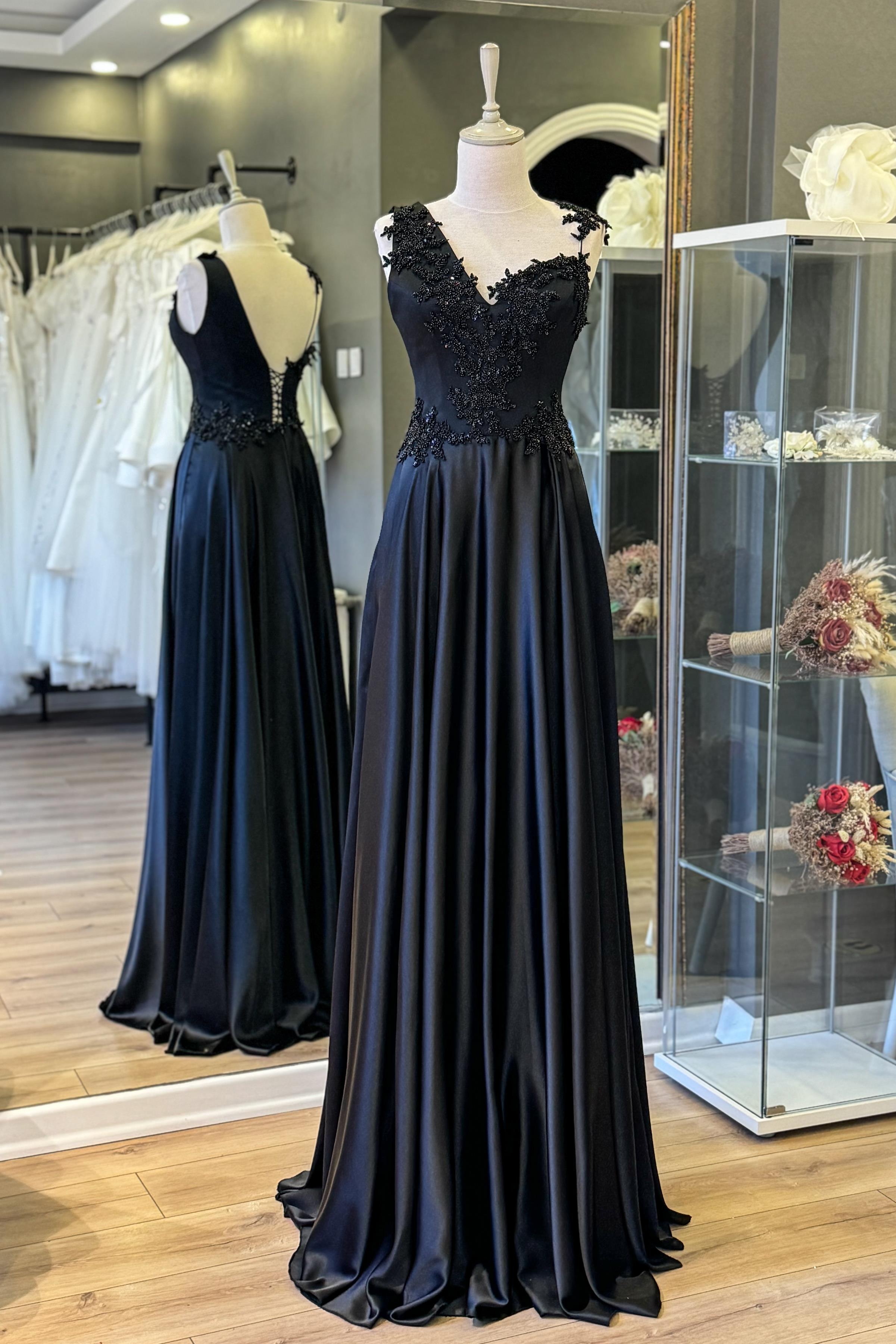 Siyah Tek Omuz ve İşlemeli Dantel Detaylı Maxi Boy Saten Abiye ve Gece Elbisesi