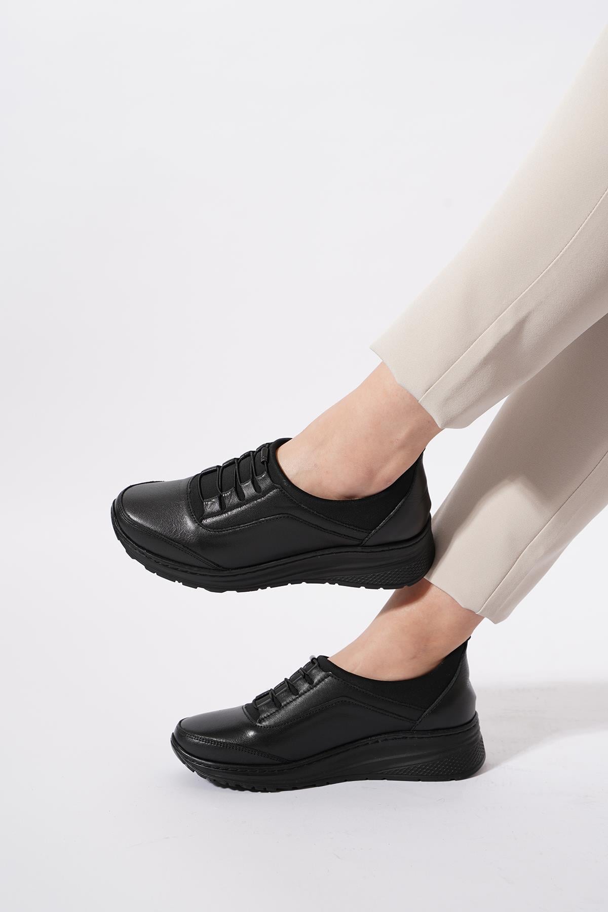 Elena Ön Streç Lastikli Hakiki Deri Kadın Ayakkabı Siyah Cilt