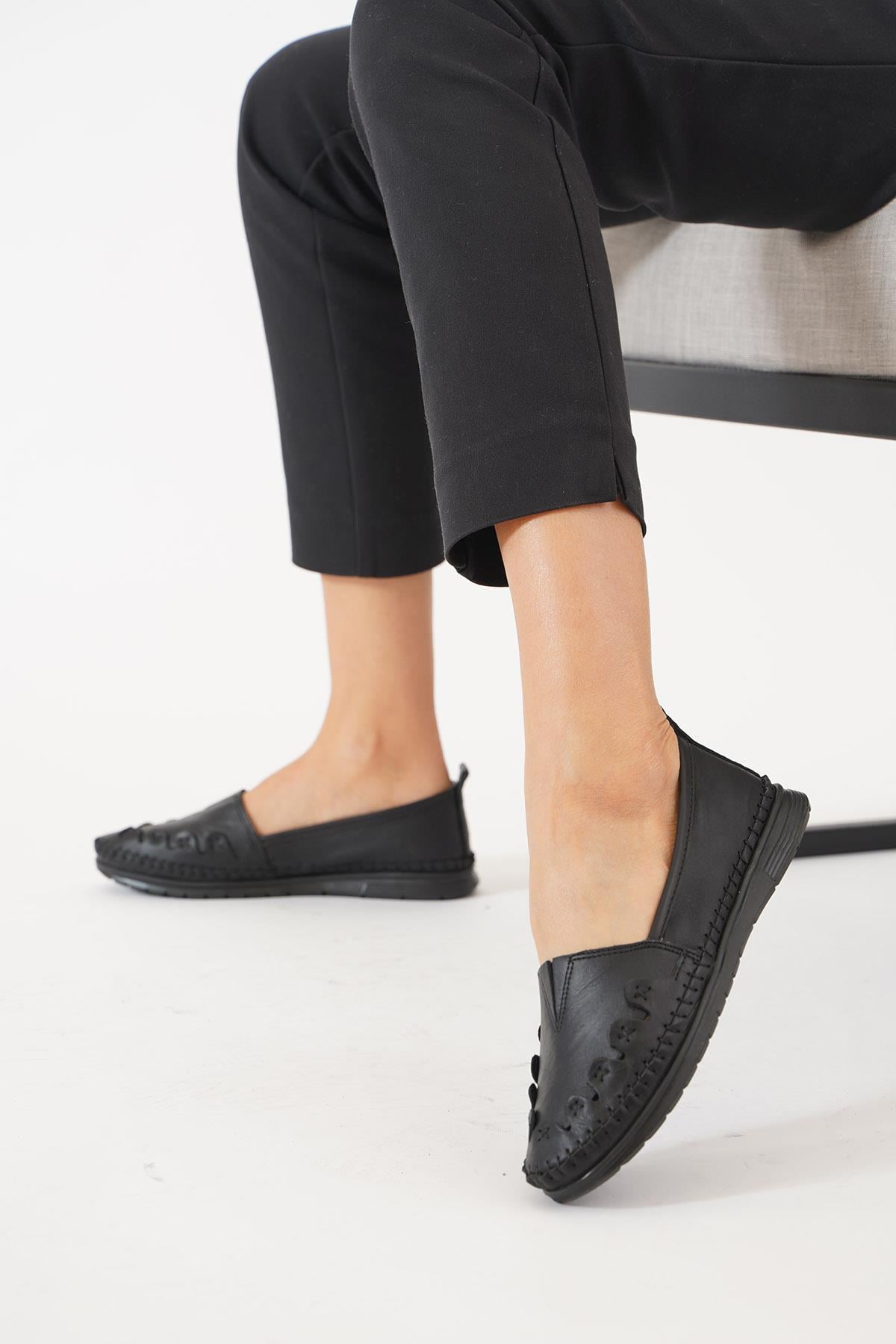 Laner Dikiş Saraçlı  Hakiki Deri Kadın Ayakkabı Siyah Cilt