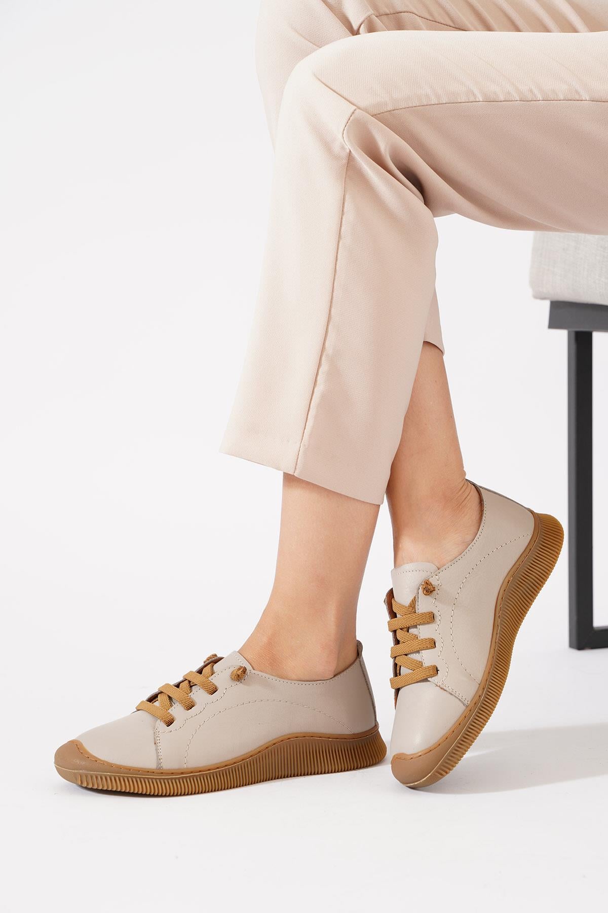 Mene Taban Dikiş Lastik Bağlı Hakiki Deri Ayakkabı Silver