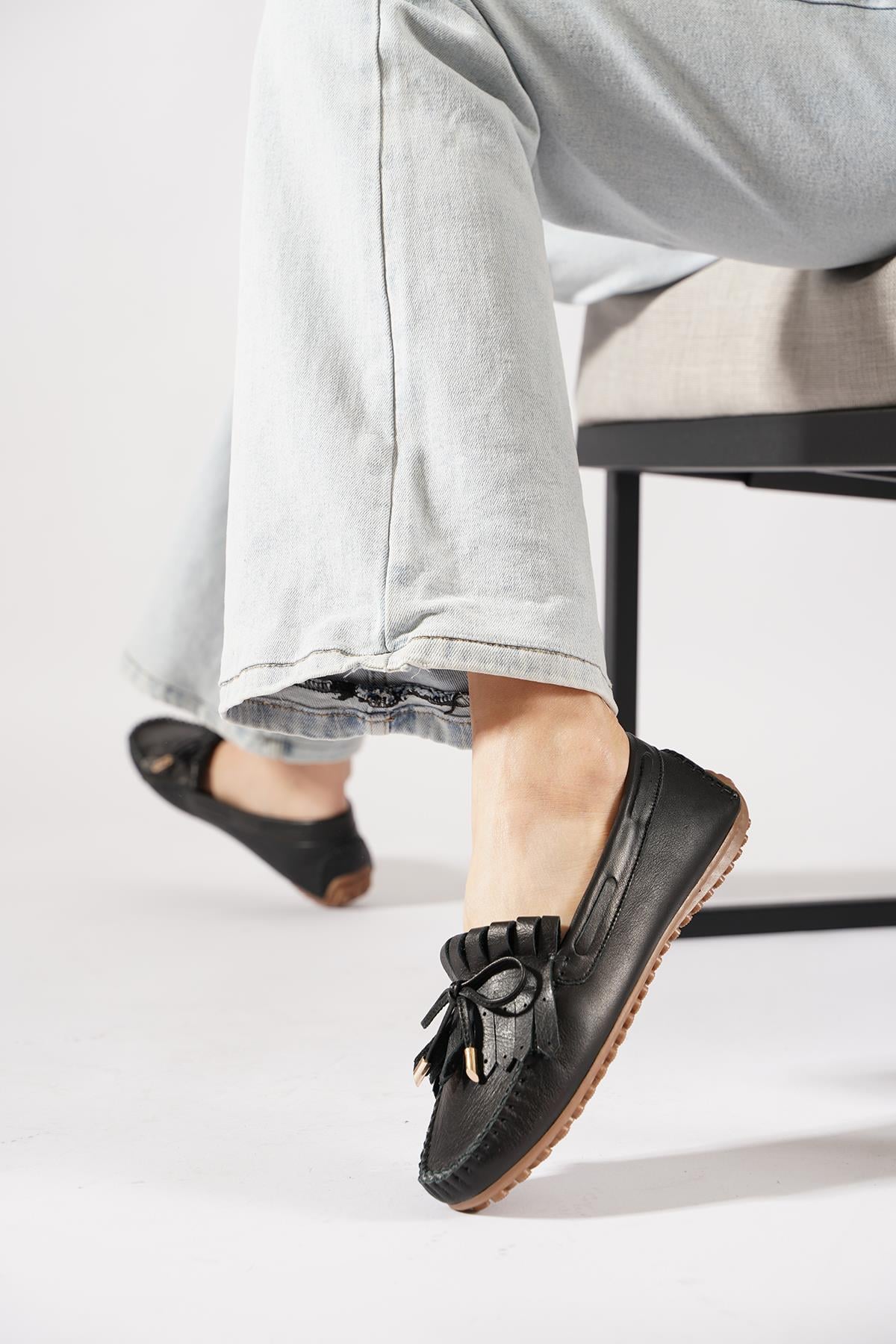 Rusten Püskül Tokalı Hakiki Deri Kadın Babet Siyah Cilt