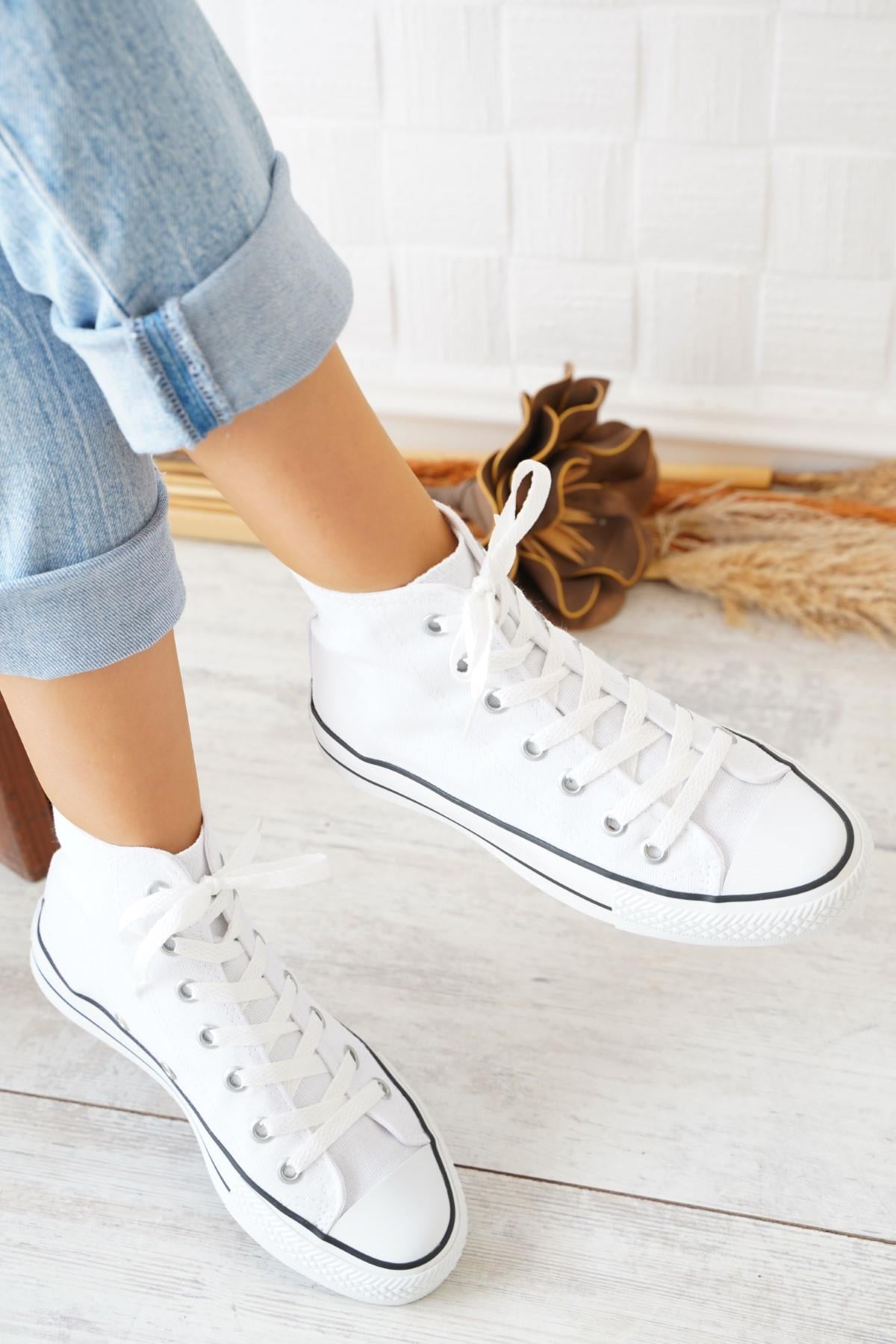 Converse Düz Taban Uzun Kadın Spor Ayakkabı Beyaz