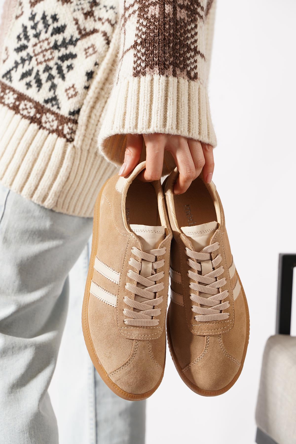 Kalecer Çift Şeritli Hakiki Deri Kadın Spor Ayakkabı Vizon Süet