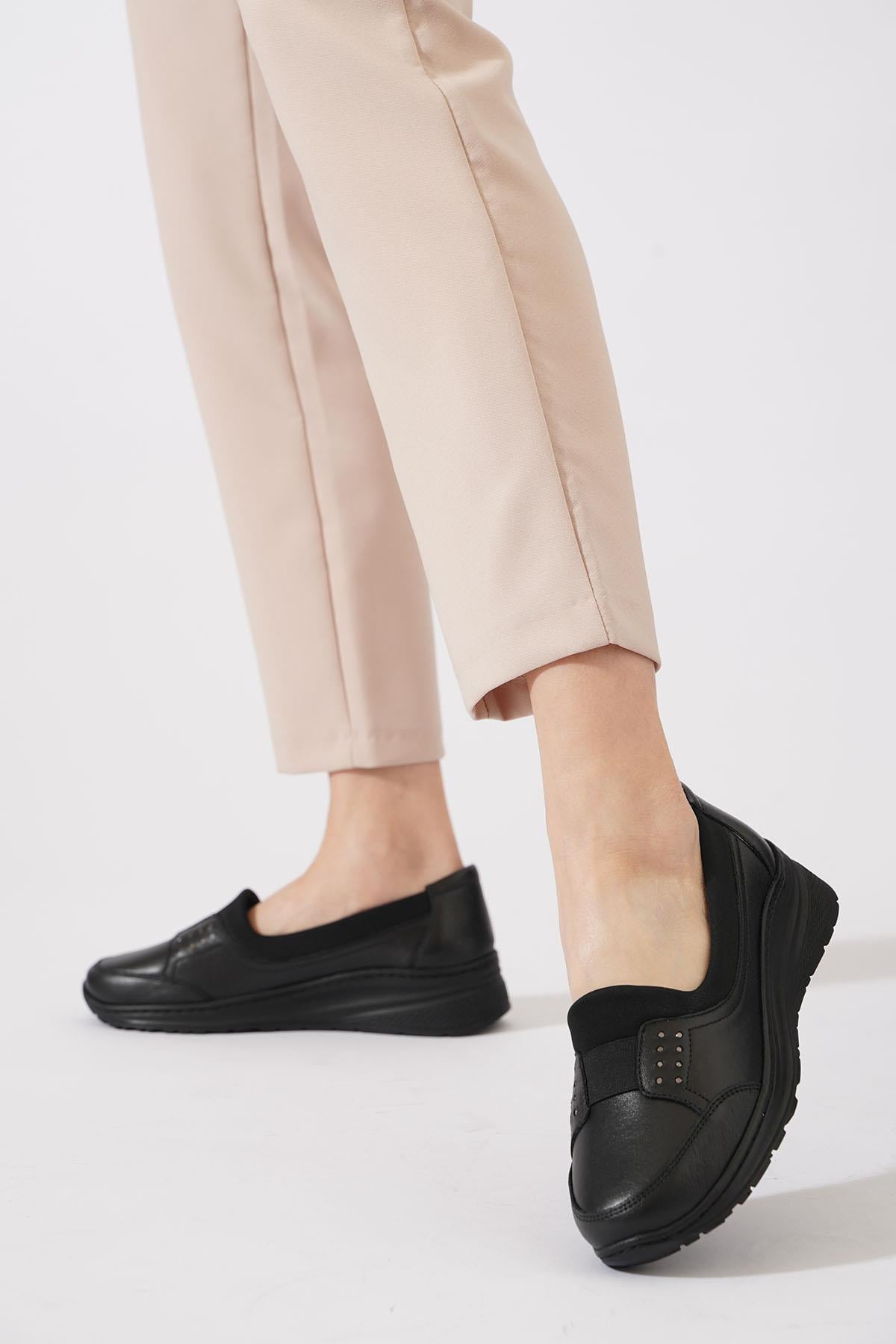 Lomeste Geniş Lastikli Kadın Hakiki Deri Ayakkabı Siyah Cilt