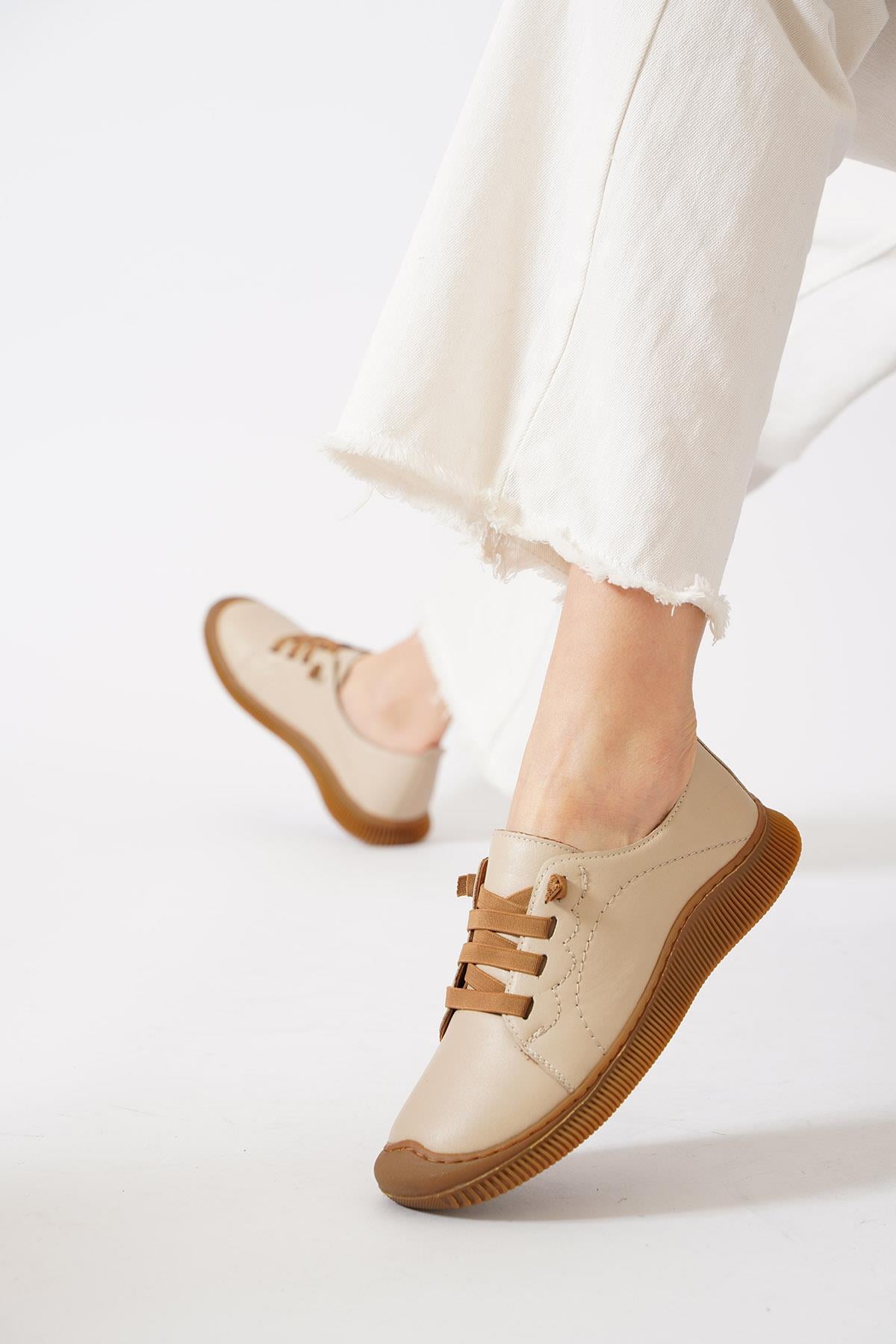 Mene Taban Dikiş Lastik Bağlı Hakiki Deri Ayakkabı Bej Cilt