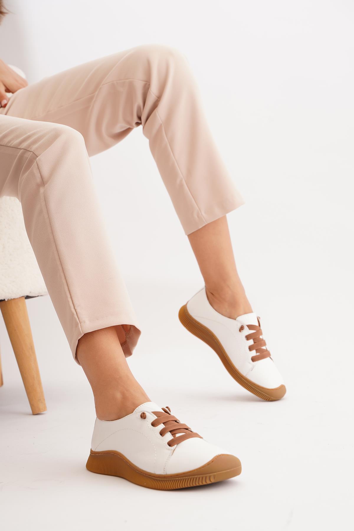 Mene Taban Dikiş Lastik Bağlı Hakiki Deri Ayakkabı Beyaz Cilt