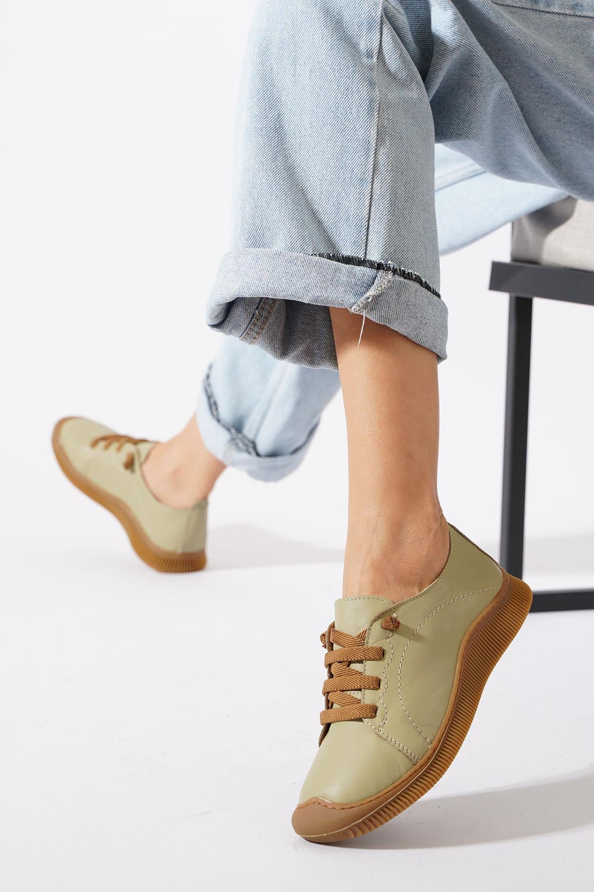 Mene Taban Dikiş Lastik Bağlı Hakiki Deri Ayakkabı Yeşil Cilt