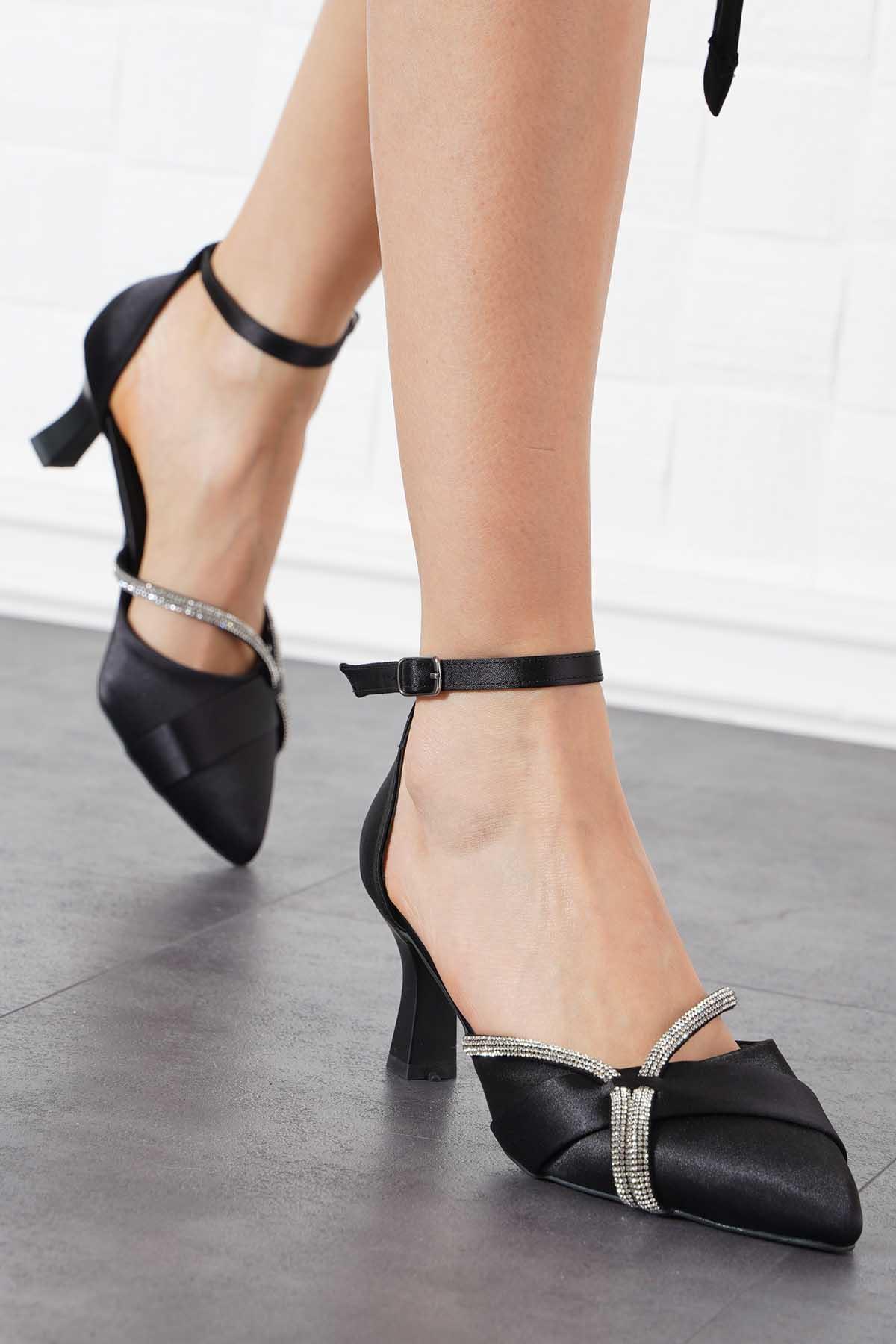 Neves Kuşak Geçkme Taşlı Kadın Topuklu Ayakkabı Siyah Saten
