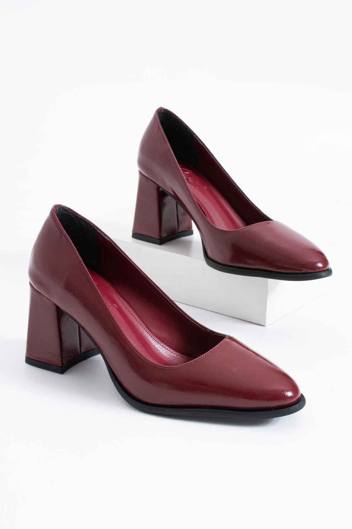 Teros Düz Gova Kadın Klasik Topuklu Ayakkabı Bordo Rugan