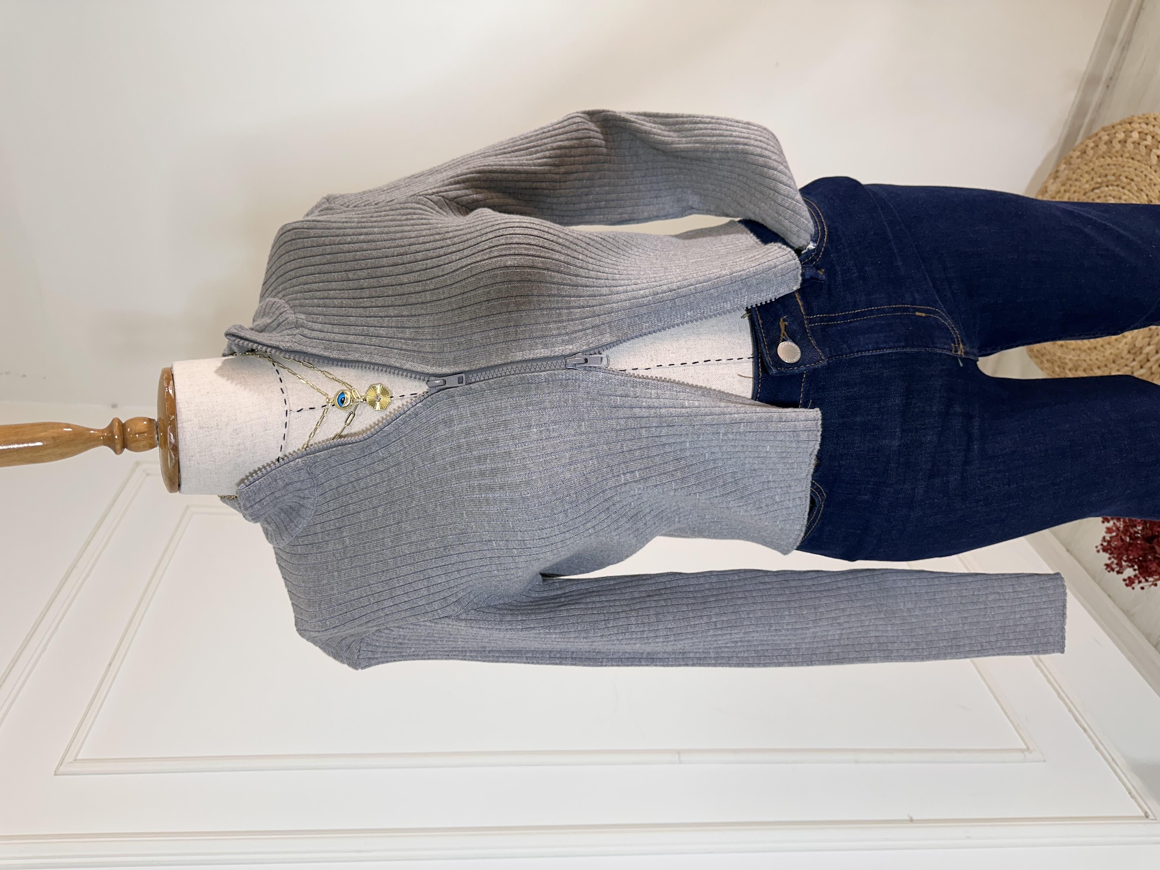 FERMUARLI TRİKO HIRKA