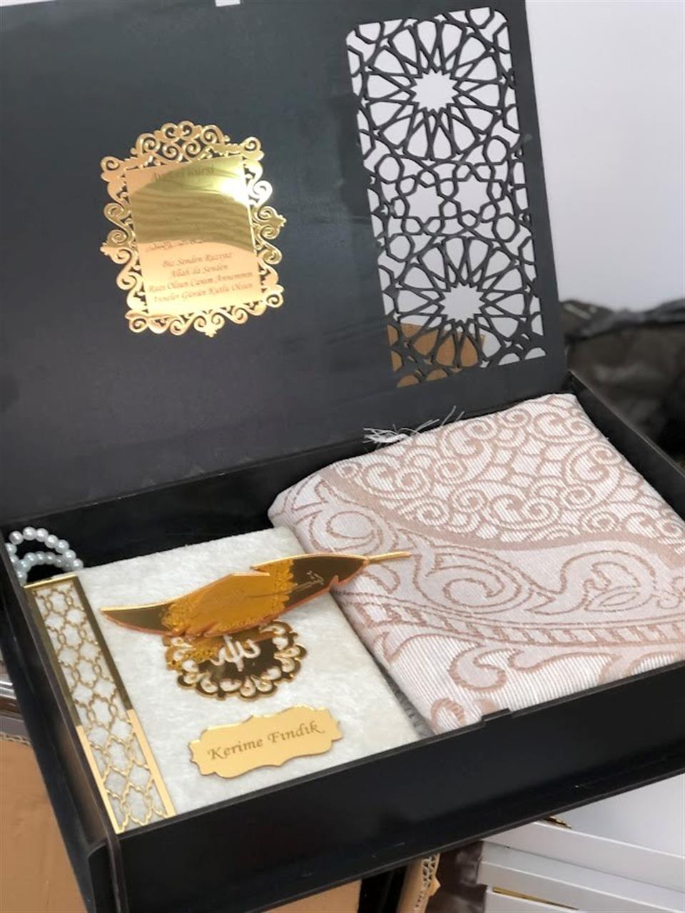 Anneler Gününe Özel Ahşap Kutuda  Kuran-ı Kerim Seccade, Kitap Ayracı Manevi Kutu