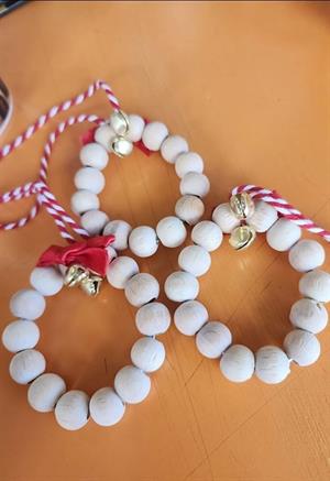  3 Adet Çift Zil Boncuklu Dekoratif Kırmızı Kurdeleli Ahşap Yılbaşı Ağaç Süsü