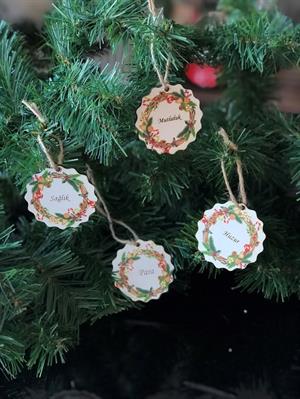 4 Adet Ahşap Yılbaşı Özel Desenli Para Sağlık Huzur Mutluluk Yazılı Çam Ağacı Süsü