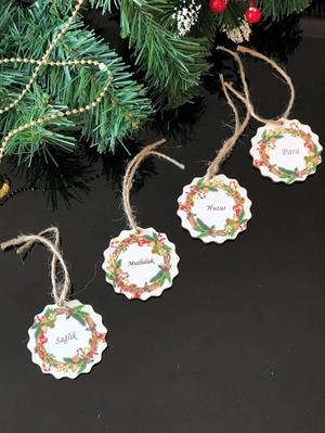 4 Adet Ahşap Yılbaşı Özel Desenli Para Sağlık Huzur Mutluluk Yazılı Çam Ağacı Süsü