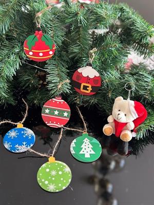 6 Adet Yılbaşı Ağacı Süsü ve Dekoratif Noel Şapkalı Ayıcık Anahtarlık