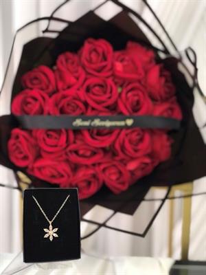 Anneler Günü Sevgililer Günü Hediyesi 19 Adet Yapay Gül Seni Seviyorum Buketi Ve Kolye