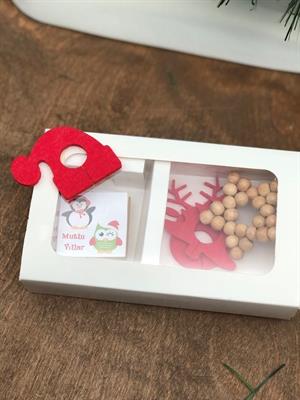 kutu içinde en özel hediyesi ahşap yıldız anahtarlık noel yeni yıl baskılı 3 adet madlen çikolata