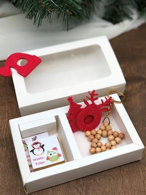 kutu içinde en özel hediyesi ahşap yıldız anahtarlık noel yeni yıl baskılı 3 adet madlen çikolata