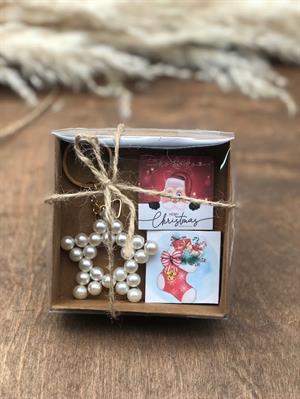 Mini yeni yıl hediye kutusu yılbaşı özel baskılı 2 adet madlen ve inci anahtarlık