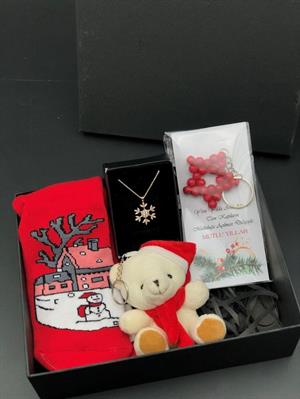 özel kutu içerisinde yeni yıl mutlu yıllar hediyesi seti