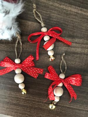 yeni yıl özel süslemeli yılbaşı kırmızı kurdaleli  el yapımı  Yılbaşı ağacı süsü 6 adet