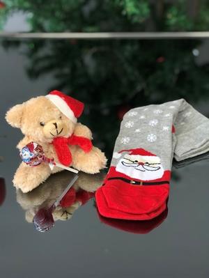 Yılbaşı Hediyesi Ayıcık Lolipop Şekerli Anahtarlık Ve Baskılı Çorap Karışık Desendir.