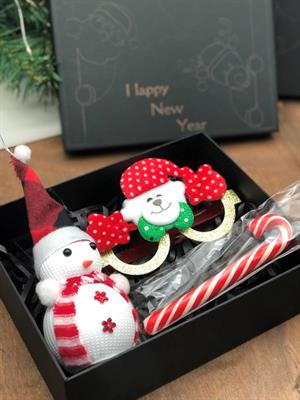 yılbaşı özel kutu içerisinde kutu dolusu mutluluk yılbaşı özel gözlük yılbaşı süsü ve baston şeker
