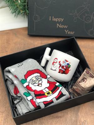 yılbaşı özel kutu içerisinde noel yeni yıl baskılı kupa çorap ve baston şeker