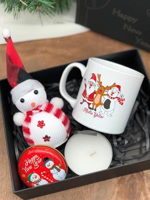 yılbaşı özel kutuda çam ağacı süsü kardan adam ve metal kutuda mum hediye baskılı kupa